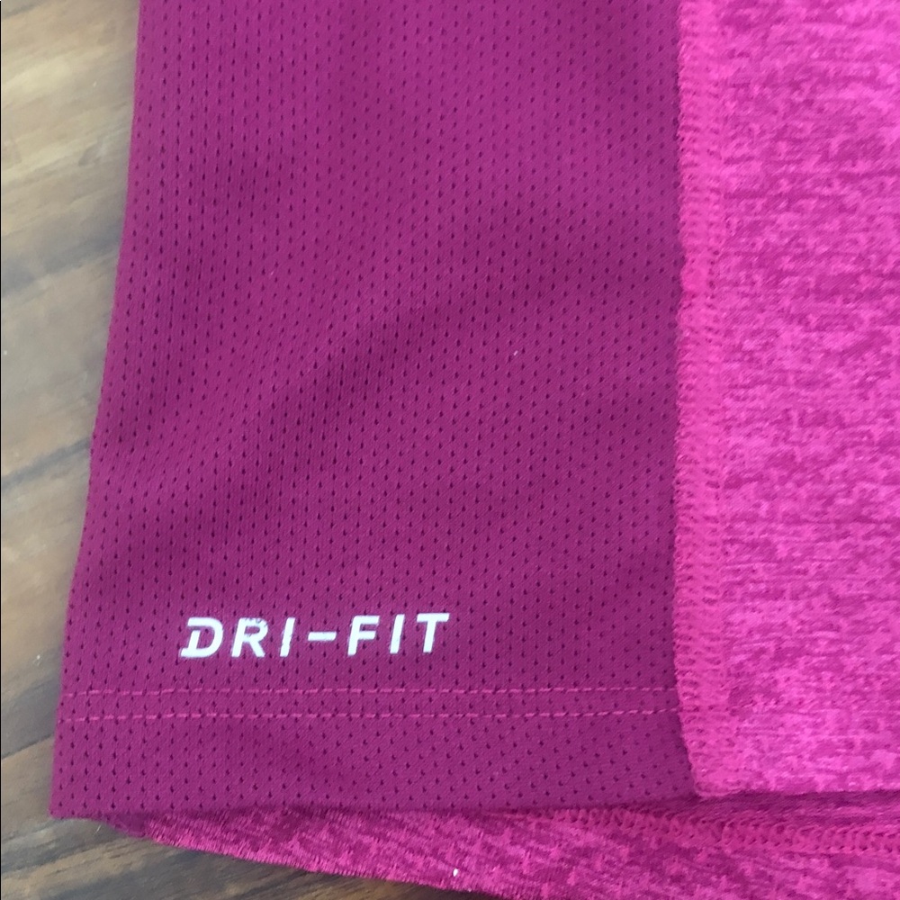 Rare Nike Pink Athletic Tee and Grid-Print Shorts Set - Picture 8 of 12